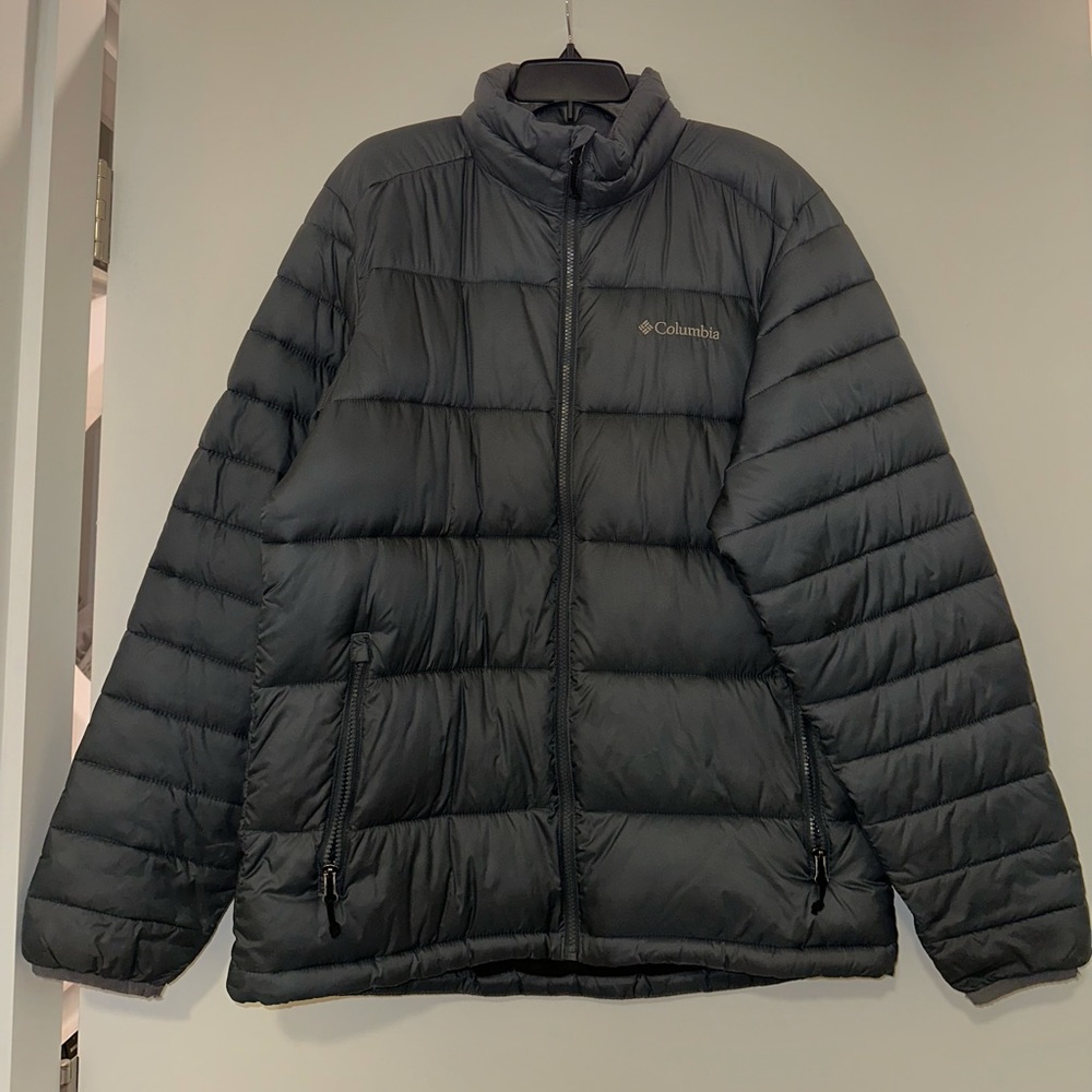 Men’s Dark Grey Columbia puff jacket size Medium